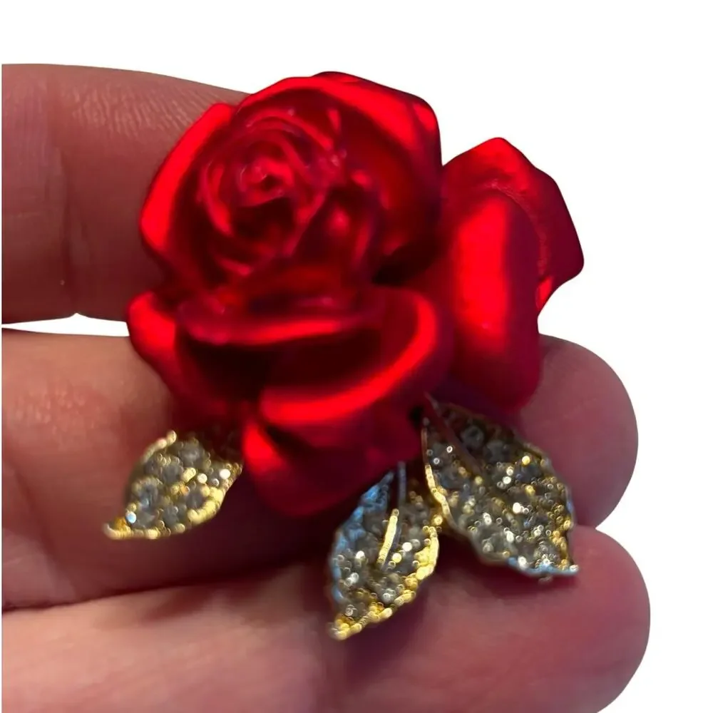 Deep Red Rosebud brooch stacked dimensional frosted textured on goldtone setting